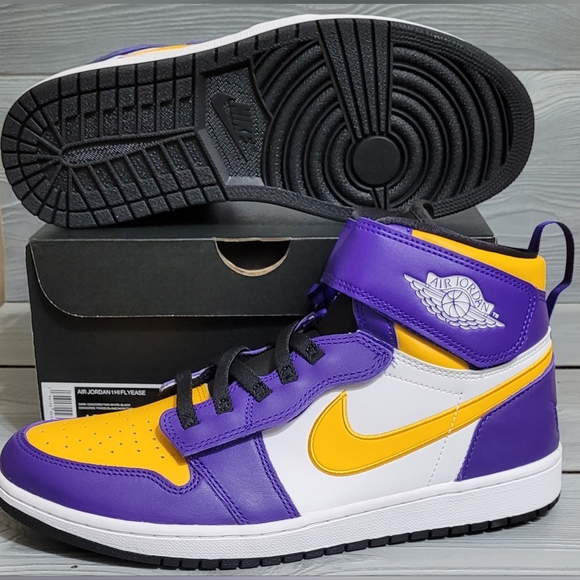 Jordan 1 High FlyEase - Size M 10.5 - Dark Concord/White/Black/Taxi 🏀 🏀 🏀 🏀 - Picture 2 of 14